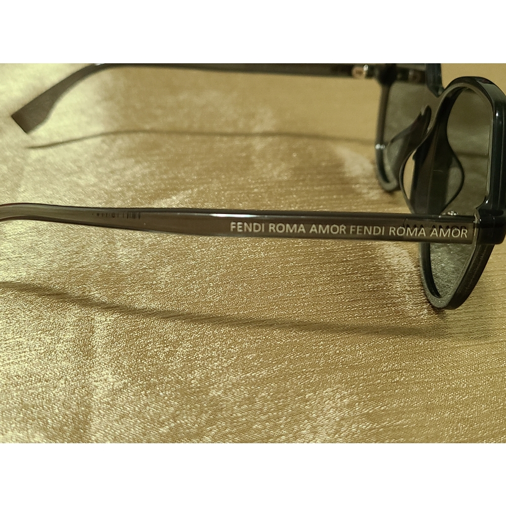 ‼️ON SALE ‼️Authentic Fendi Amor Letters Sunglasses - Picture 4 of 9
